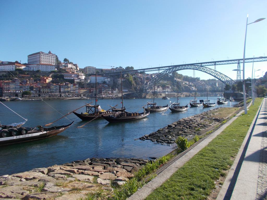 Almenara Suites Guest House Vila Nova de Gaia Exterior photo